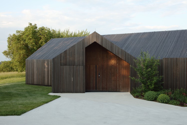 Дом F / Delugan Meissl Associated Architects — фотография экстерьера, дверь