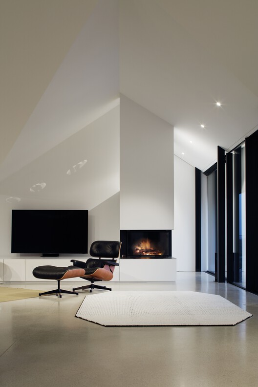 Дом F / Delugan Meissl Associated Architects — Фотография интерьера