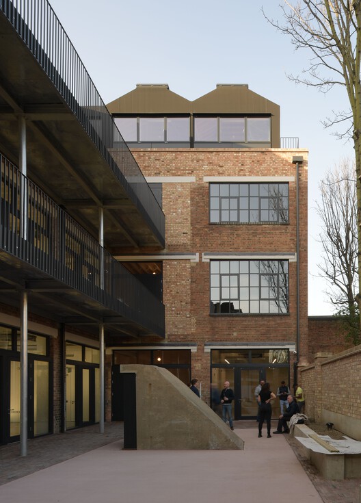 98–100 De Beauvoir Road / Henley Halebrown — фотография экстерьера, фасад, окна