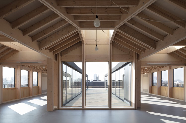 98–100 De Beauvoir Road / Henley Halebrown — фотография интерьера, фасад, балка