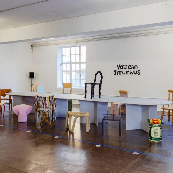 2LG Studio приглашает начинающих дизайнеров на выставку You Can Sit With Us