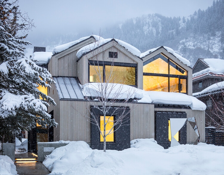 Aspen Residence / KAA Design Group - Фотография экстерьера, окна