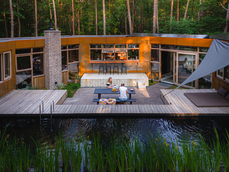 C House / GetAway Projects - Экстерьерная фотография, стул, сад, терраса, патио, двор