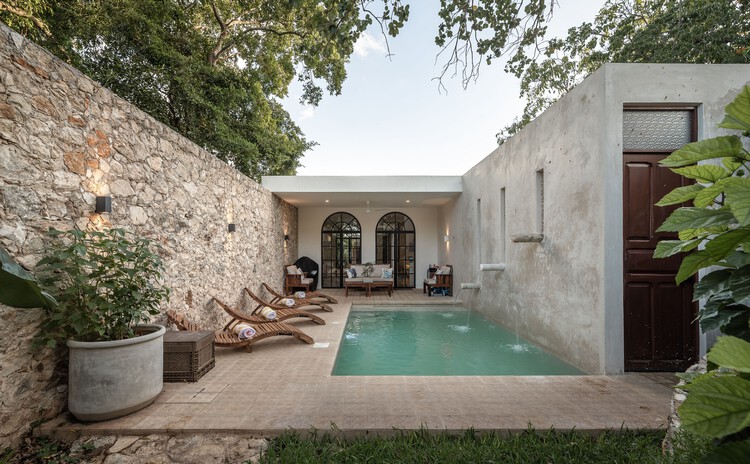 Pitahaya House / Taller Estilo Arquitectura - Экстерьерная фотография, фасад, сад, двор