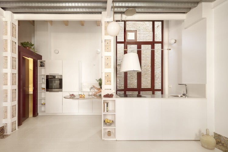 Les pinyes del Cabanyal Intervention / Piano Piano Studio — Фотография интерьера, кухня
