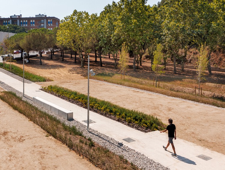 Parque Montornés Norte: Regeneración Urbana / Hiha Studio – Фотография экстерьера