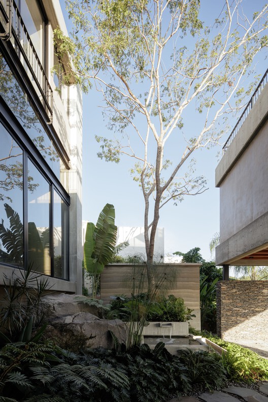 Nomah House / Di Frenna Arquitectos - Фотография экстерьера, окна, фасад