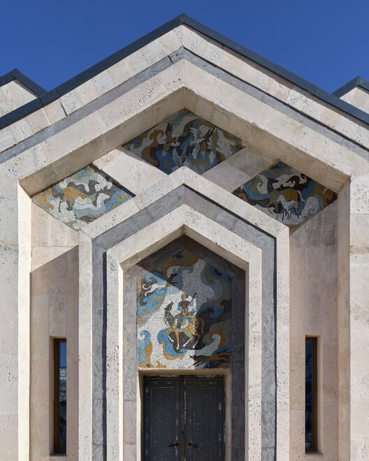 Ресторан «Ауыл» / Мастерская New Алматы Architects + DUNIE - Фото экстерьера, Окна, Фасад, Кирпич, Арка