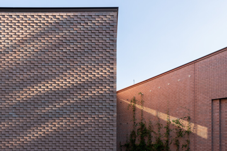 Центр наследия равных прав штата Нью-Йорк / nArchitects — фотография экстерьера, кирпич