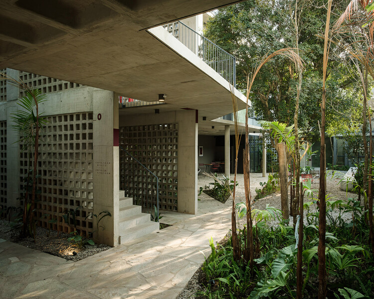 Здание Tico Indiana / Terra e Tuma Arquitetos Associados - Фотография экстерьера, сад, двор