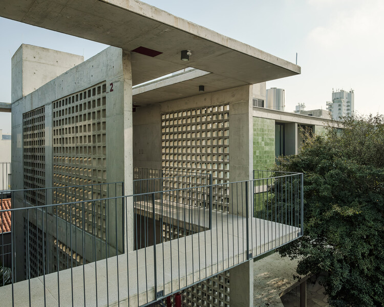 Здание Tico Indiana / Terra e Tuma Arquitetos Associados — фотография экстерьера, перила