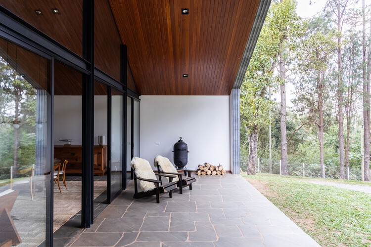 House Lhama – Sítio Toca do Tatu / Luiz Paulo Andrade Arquitetos – Фотография интерьера, террасы, патио