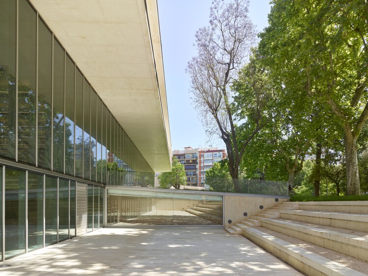 Публичная библиотека Кордовы / Paredes Pedrosa Arquitectos – Экстерьерная фотография