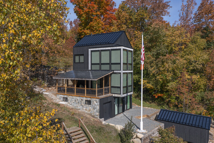 Indian Lake House / PJCArchitecture - Фотография экстерьера, окна, лес
