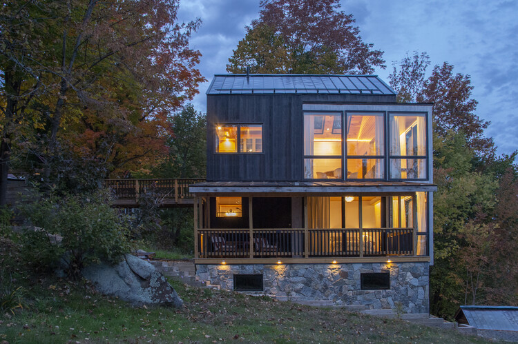 Indian Lake House / PJCArchitecture - Фотография экстерьера, окна, лес