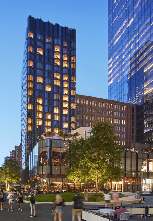Pendry Manhattan West / Skidmore, Owings & Merrill - фотография экстерьера, окна, городской пейзаж, фасад, скамейка