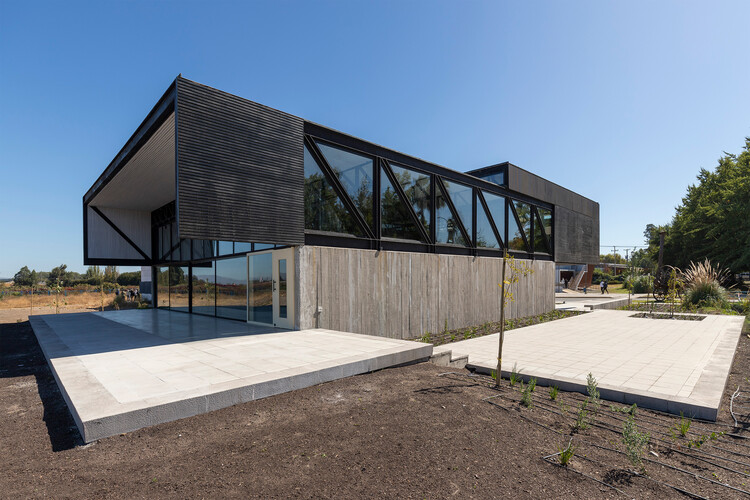 Учебный центр Campus Los Niches / Carreño Sartori Arquitectos - Фотография экстерьера, фасад, окна