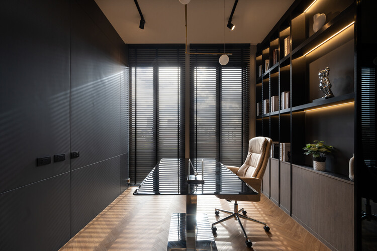 Alive Residence / Sa Ta Na Architects - Фотография интерьера, стул