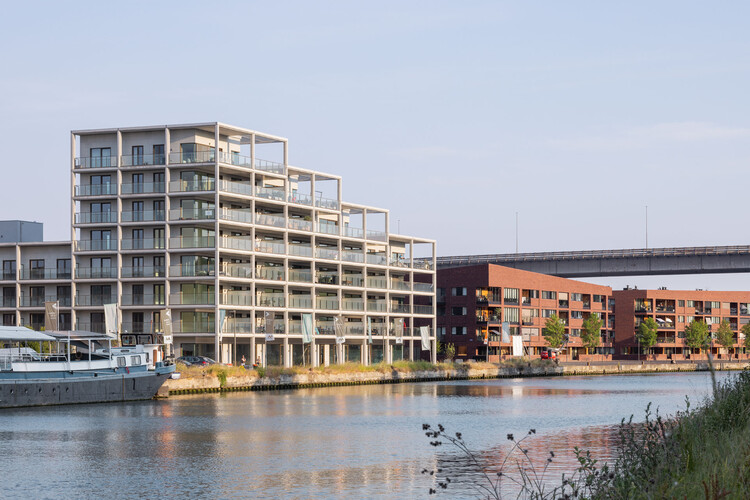 Waterzicht Apartments / Atelier Kempe Thill + BUUR + Urban Platform + evr-Architecten - Экстерьерная фотография, Набережная, Фасад, Городской пейзаж