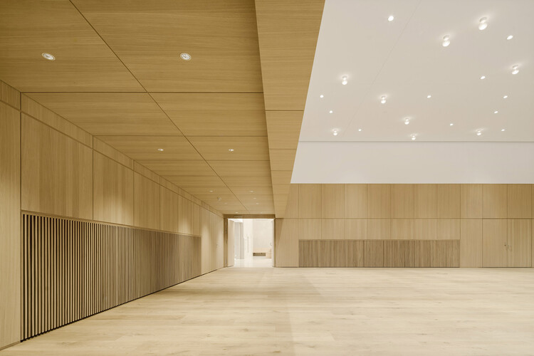 Ратуша и общественный центр / Bez+Kock Architekten - Фотография интерьера