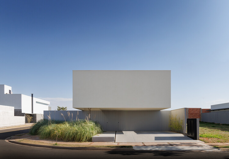 Дом N16 / gruta.arquitetos - Фотография экстерьера, фасад