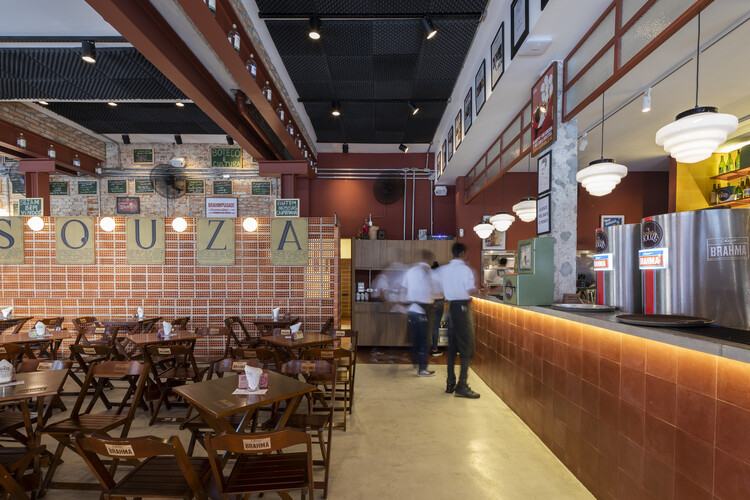 Bar Esquina do Souza / MARCOZERO Estudio - Фотография интерьера, Столовая, Стул