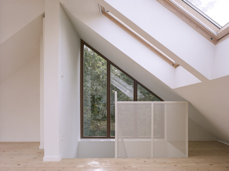 VNBC House / Bauclub - Фотография интерьера, окна, фасад, балка