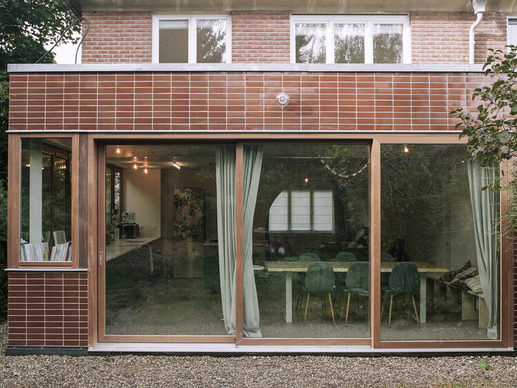 VNBC House / Bauclub - Фотография экстерьера, окна, стул, фасад