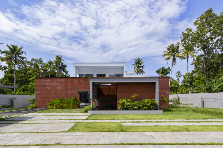 Red Wall Residence / Архитектурная студия i2a - Экстерьерная фотография, фасад