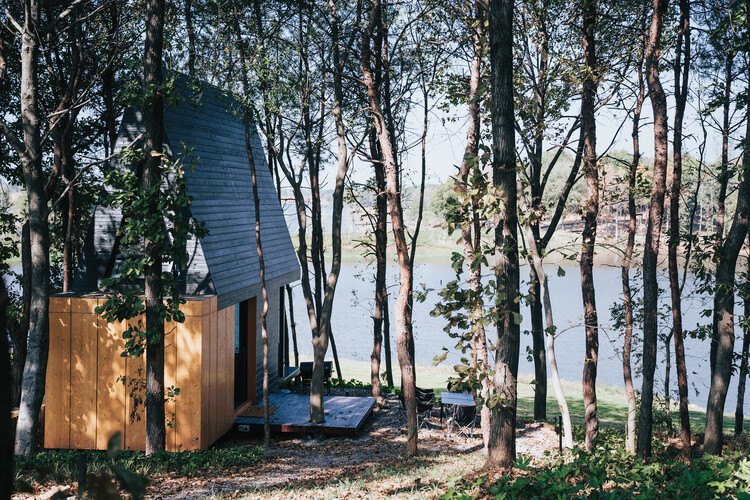 Ароматное озеро•Wiki World Natural Camp / Wiki World - Фотография экстерьера, Лес