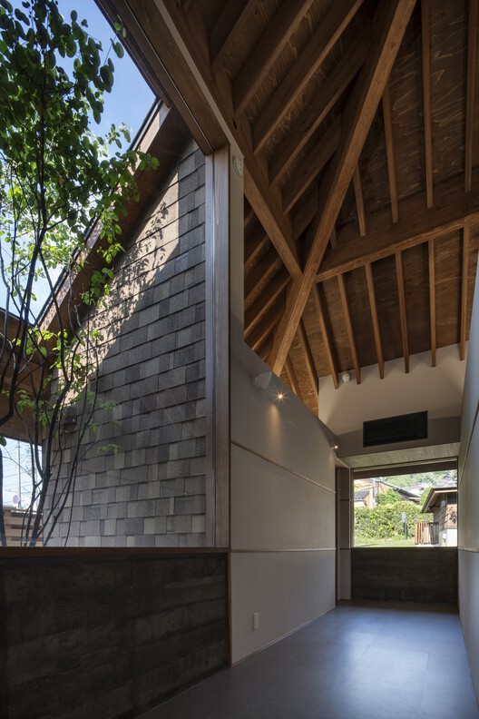Стоматологическая клиника Нода / TSC Architects - Фотография интерьера, балка, фасад