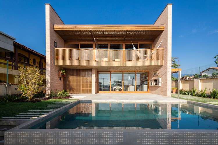 AF House / Arquipélago Arquitetos - Фотография Экстерьера, Окна, Фасад, Двор