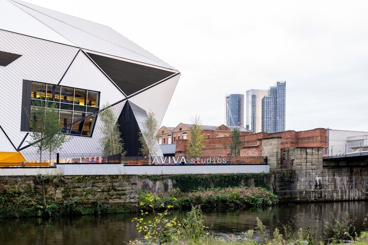 Factory International Aviva Studios / OMA - Фотография экстерьера, окна