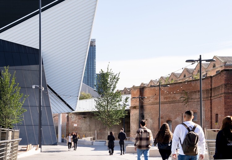 Фабрика International Aviva Studios / OMA - Фотография экстерьера, фасада
