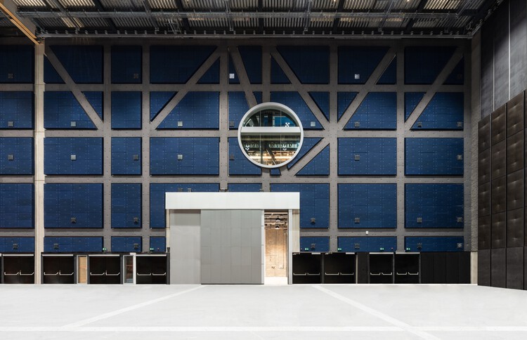 Фабрика International Aviva Studios / OMA - Фотография интерьера, фасада