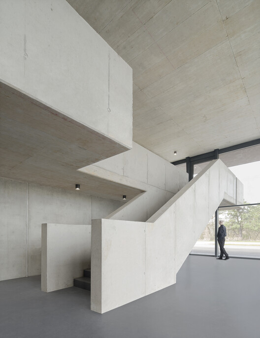 Пожарная часть Гермерсхайма |  Сервисный центр North / Steimle Architekten - Фотография интерьера, лестницы