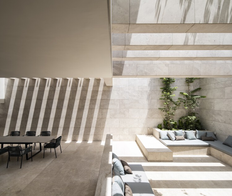 Pixel House / AGi Architects — Фотография интерьера, гостиная