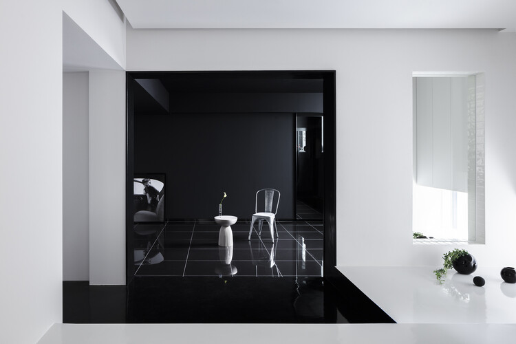Vista House / ФОРМА |  Kouichi Kimura Architects — фотография интерьера, стул, окна