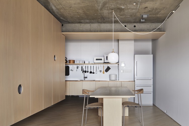 Boko House / Hiroyasu Imai - Фотография интерьера, кухни, стола
