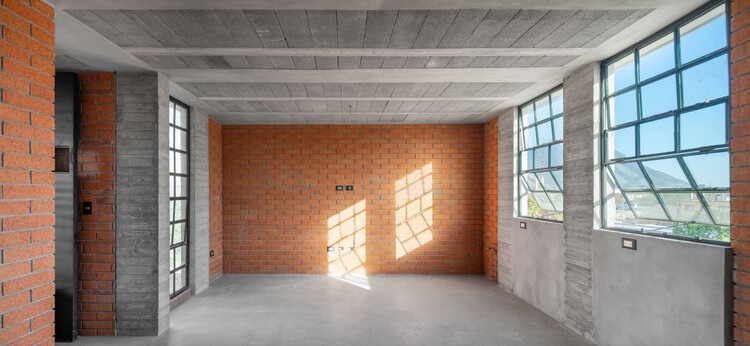 Многоквартирный дом La Luz 1126 / Edith Architecture + Leon Staines - Фотография интерьера, окна