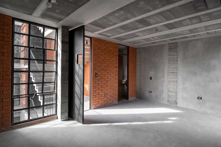 Многоквартирный дом La Luz 1126 / Edith Architecture + Leon Staines - Фотография интерьера