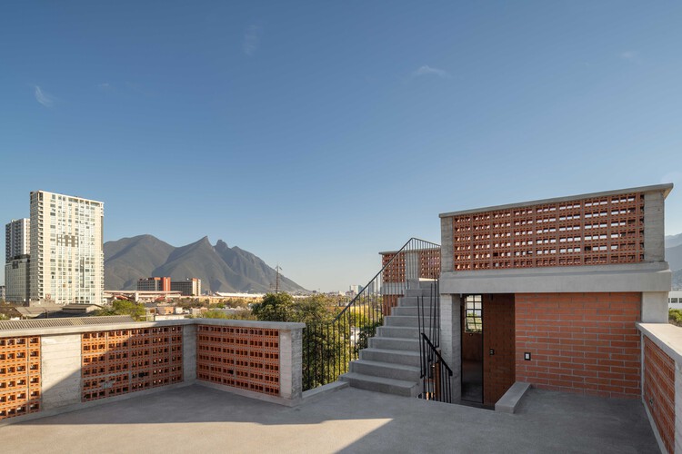 La Luz 1126 Многоквартирный дом / Edith Architecture + Leon Staines - Фотография экстерьера, фасад