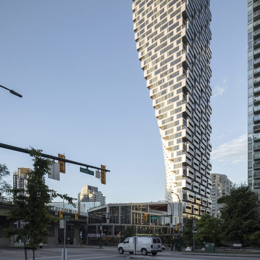 Извилистый небоскреб Vancouver House от BIG