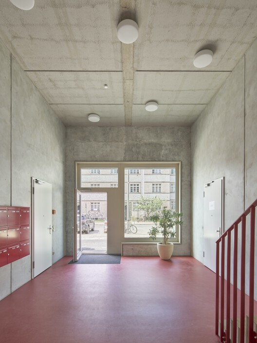 Дом с отделкой / Praeger Richter Architekten - Фотография интерьера, окна, двери