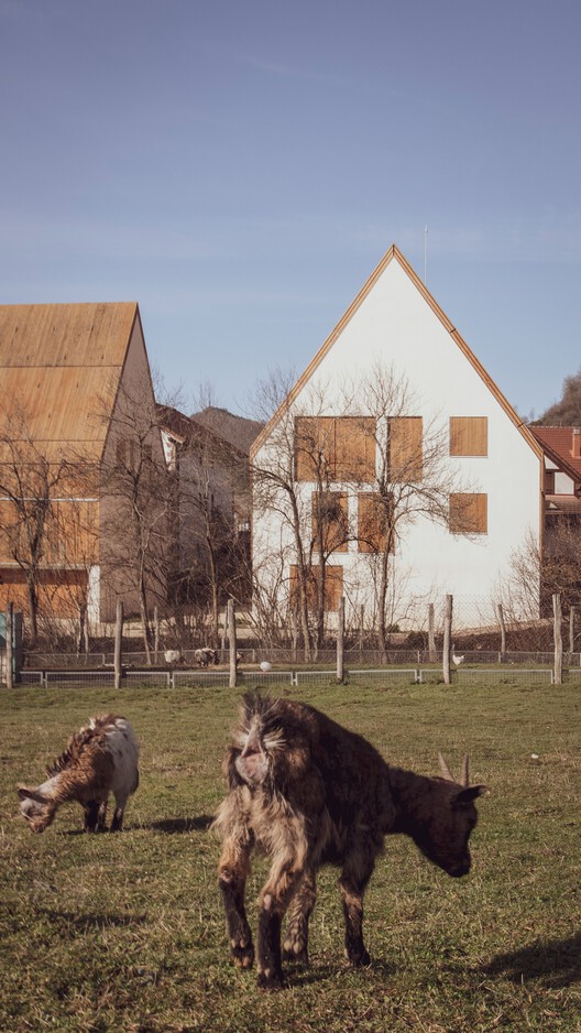 Жилье в Гарральде/Назарете Гутьеррес Франко + Родриго Нуньес Arquitectos - Фотография экстерьера, окна