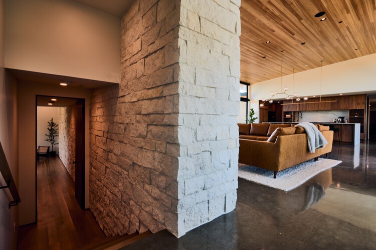 Piper's Place / Citizen Design - Фотография интерьера, кирпич, балка