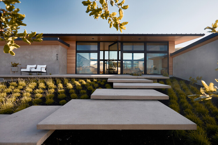 Piper's Place / Citizen Design - Экстерьерная фотография, окна, сад, двор
