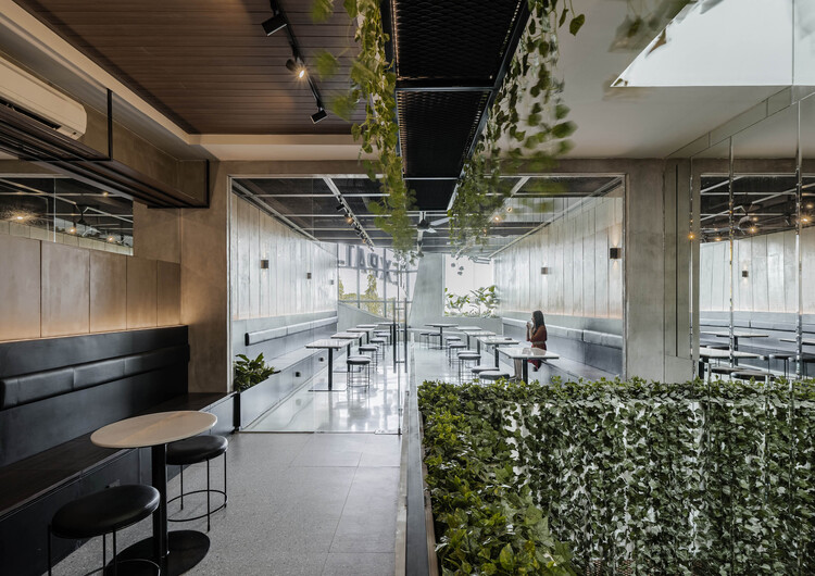 Expat Roasters / WHAstudio - Фотография интерьера, стул, стол