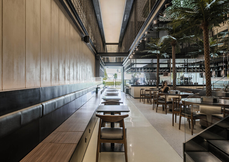 Expat Roasters / WHAstudio - Фотография интерьера, стол, стул