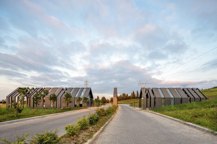 Вход в район Мехреган / Zand Harirchi Architects – Экстерьерная фотография
